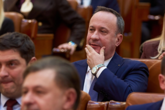 adrian caciu replica pentru ilie bolojan a aparut desteptul vietii ia te de mana cu sfarma piatra de miruta si lasa ne 6a7ecff4e4d37