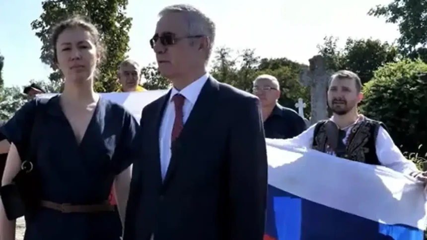 ambasadorul rusiei s a enervat dupa ce un roman i a spus mars la moscova avem dreptul sa le reamintim teritoriul romaniei s a marit cu o treime 6a8d4262cc377