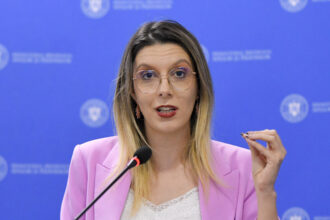 diana buzoianu cauta 20 de tineri care sa participe la deciziile romaniei privind clima si mediul 6a840c9279edd