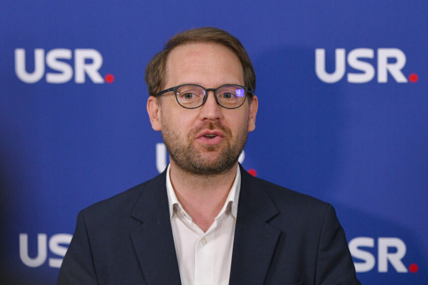 dominic fritz singurul lider care nu a mers la negocierile de la cotroceni seful usr participa online la negocierile decisive pentru 770 de milioane de euro 6a86e7b9dcbf3