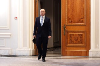 fratele ambasadorului romaniei in sua atac la liderul aur george simion dupa apelul fostilor oficiali americani privind viza peripetiile lui simion prin sua s au intors impotriva lui 6a82e79a6a6a8