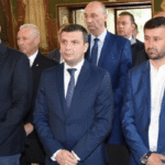 noi vrem asfalt protest al locuitorilor din mai multe localitati din caras severin spun ca s au saturat de drumul cu gropi 6a8be5297e047
