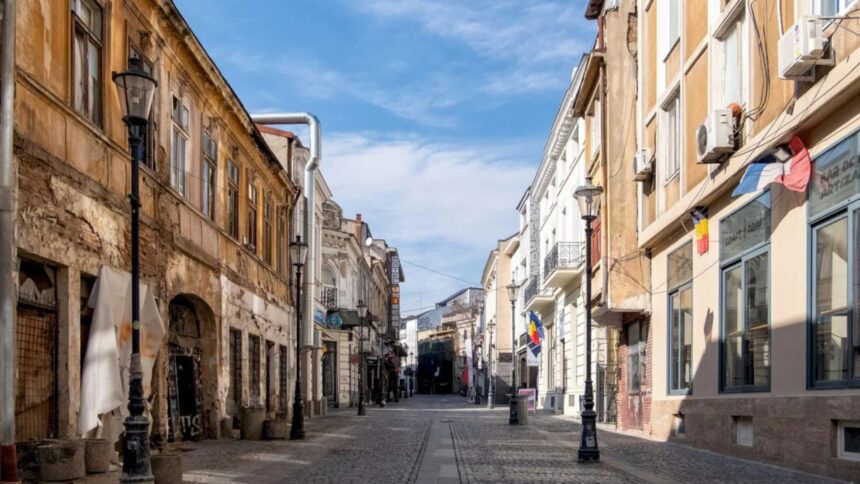 reguli noi in centrul vechi comerciantii care abandoneaza gunoi risca retragerea avizului pentru terasa amenzile ajung pana la 10 000 de lei 6a8714956a656