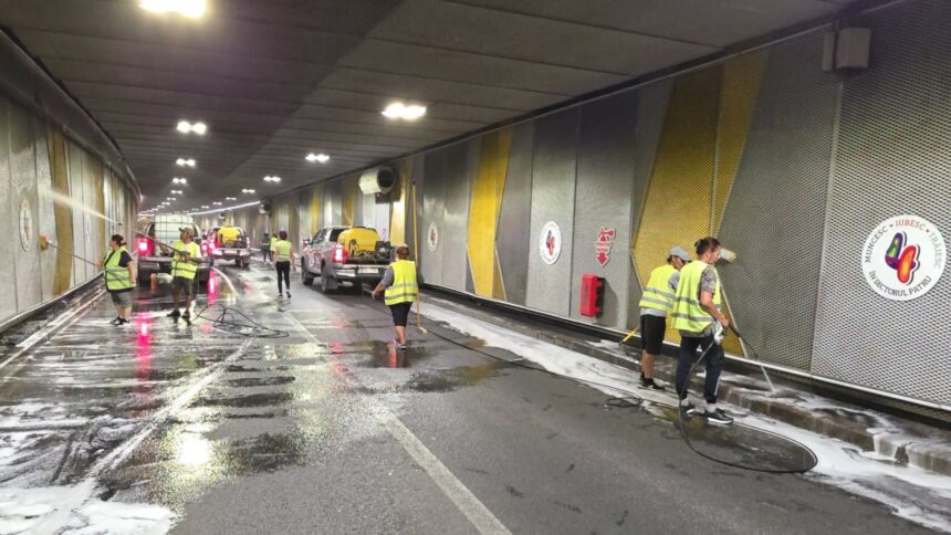 trafic inchis in pasajul unirii doua nopti la rand se face curatenie in tunel 6a85ed44754f2