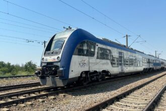 trenurile pesa predate cfr calatori puse in circulatie cu aerul conditionat defect nu toate ramele ar fi fost testate pe canicula raspunsul arf 6a8ee1751419b