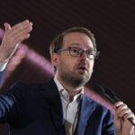 usr il reconfirma in unanimitate pe dominic fritz la conducerea partidului dupa decizia ccr in cazul acestuia 6a85e152592a3
